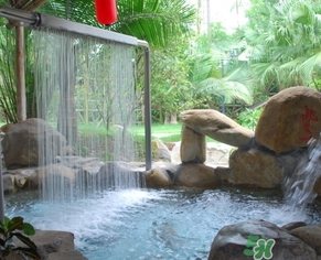 泡溫泉后要洗澡嗎？泡完溫泉后多久可以洗澡？