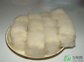 霉豆腐發(fā)霉了還能吃嗎？霉豆腐發(fā)霉有幾種顏色？