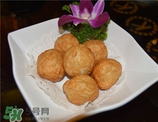 炸丸子油起泡沫怎么辦?炸東西時(shí)油起沫咋回事?