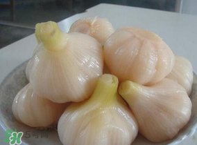 腌大蒜變綠還能吃嗎？大蒜腌制后變綠能吃嗎？