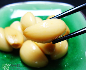 腌大蒜變綠還能吃嗎？大蒜腌制后變綠能吃嗎？