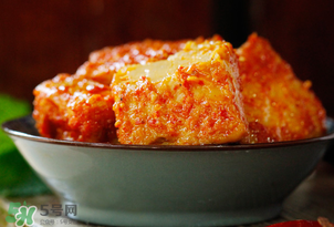 豆腐乳長(zhǎng)白毛能吃嗎？豆腐乳長(zhǎng)白毛怎么回事？