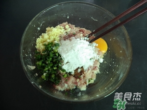 肉丸子可以用面粉嗎？肉丸子用什么粉？