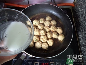 肉丸子可以用面粉嗎？肉丸子用什么粉？