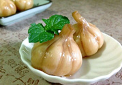 腌大蒜變綠還能吃嗎？大蒜腌制后變綠能吃嗎？
