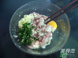 肉丸子可以用面粉嗎？肉丸子用什么粉？