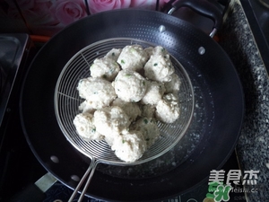 肉丸子可以用面粉嗎？肉丸子用什么粉？