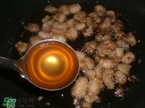 熬豬油為什么要加水？熬豬油水放多了怎么辦？