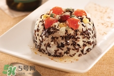 過年為什么要吃八寶飯？八寶飯寓意吉祥平安