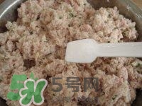 做藕丸子要放多少鹽？一斤藕做藕圓子放多少鹽合適？