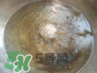 做藕丸子要放多少鹽？一斤藕做藕圓子放多少鹽合適？