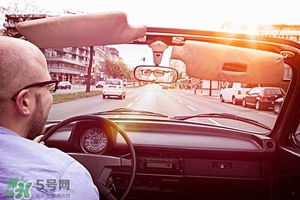 溢脂性脫發(fā)怎么治療?溢脂性脫發(fā)是什么原因 溢脂性脫發(fā)怎么治療?溢脂性脫發(fā)是什么原因