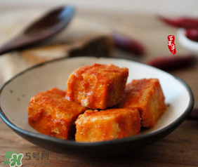 霉豆腐長紅霉還能吃嗎？霉豆腐為什么會(huì)長紅霉？