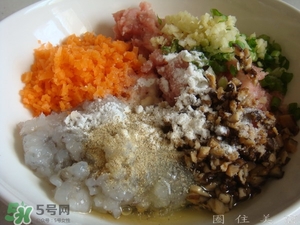 一斤糯米可以做多少個(gè)糯米丸子？一斤糯米可以做多少糯米圓子？