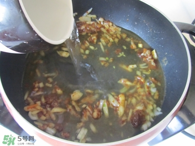 一斤魚(yú)可以做多少魚(yú)丸？一斤魚(yú)可以做幾個(gè)魚(yú)丸？