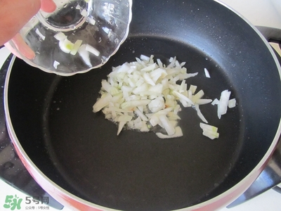 一斤魚(yú)可以做多少魚(yú)丸？一斤魚(yú)可以做幾個(gè)魚(yú)丸？