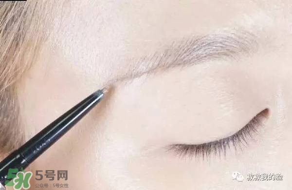 金高銀妝容怎么化？金高銀仿妝