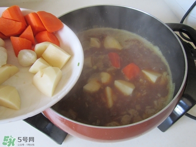 一斤魚(yú)可以做多少魚(yú)丸？一斤魚(yú)可以做幾個(gè)魚(yú)丸？