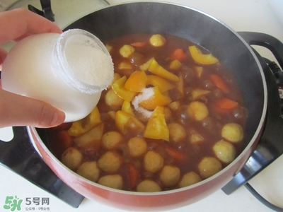 一斤魚(yú)可以做多少魚(yú)丸？一斤魚(yú)可以做幾個(gè)魚(yú)丸？