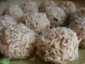 一斤糯米可以做多少個(gè)糯米丸子？一斤糯米可以做多少糯米圓子？