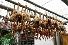 腌好的臘雞發(fā)臭怎么辦？腌好的臘雞有臭味怎么辦？