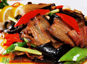 臘肉蒸什么菜好吃？蒸臘肉放什么材料好吃？