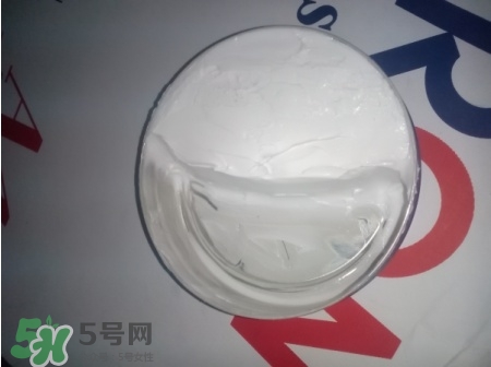 妮維雅藍罐怎么乳化？妮維雅藍罐面霜好用嗎？