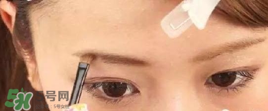 液體眉筆怎么用？液體眉筆使用方法