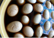 腌咸雞蛋一斤放多少鹽？腌咸雞蛋10斤需多少鹽？