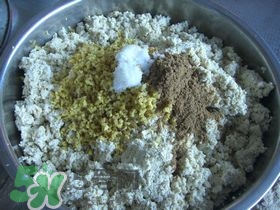 豆腐丸子散了怎么辦？豆腐丸子怎么做不散？