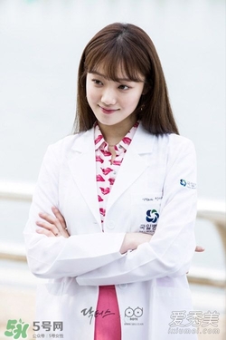 李圣經(jīng)的衣服什么牌子？李圣經(jīng)衣服同款