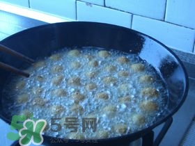 豆腐丸子散了怎么辦？豆腐丸子怎么做不散？