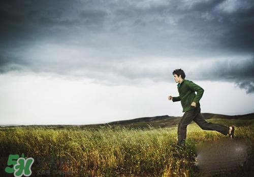 跑步岔氣還能繼續(xù)跑步嗎？為什么跑步會(huì)岔氣？