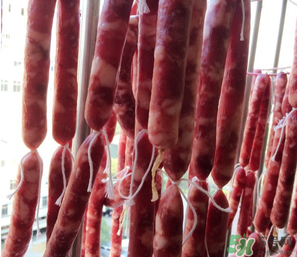 曬香腸要扎孔嗎？曬香腸需要扎洞嗎？