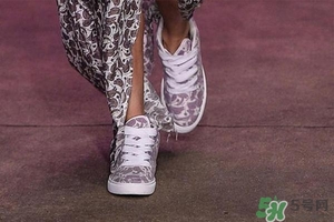 2017年春夏流行什么鞋子？2017年春夏流行鞋子搭配