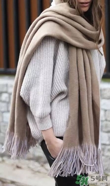 2017年圍巾流行怎么搭？2017年圍巾流行趨勢(shì)