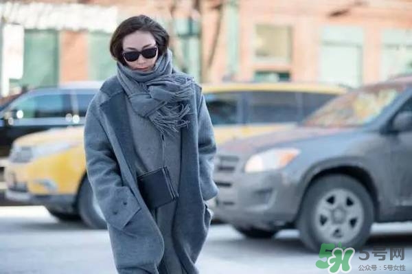 2017年圍巾流行怎么搭？2017年圍巾流行趨勢(shì)