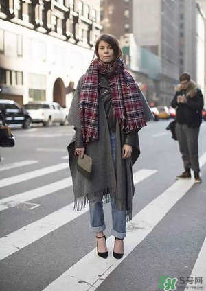 2017年圍巾流行怎么搭？2017年圍巾流行趨勢(shì)