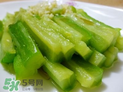 涼拌苦瓜怎么做最好吃?涼拌苦瓜的功效與作用 涼拌苦瓜怎么做最好吃?涼拌苦瓜的功效與作用