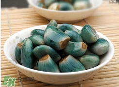 臘八蒜為什么是綠色的？臘八蒜怎么變綠？