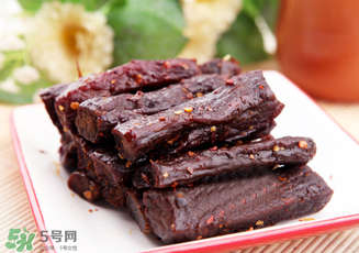 風(fēng)干牛肉是生的嗎？風(fēng)干牛肉是生的還是熟的？