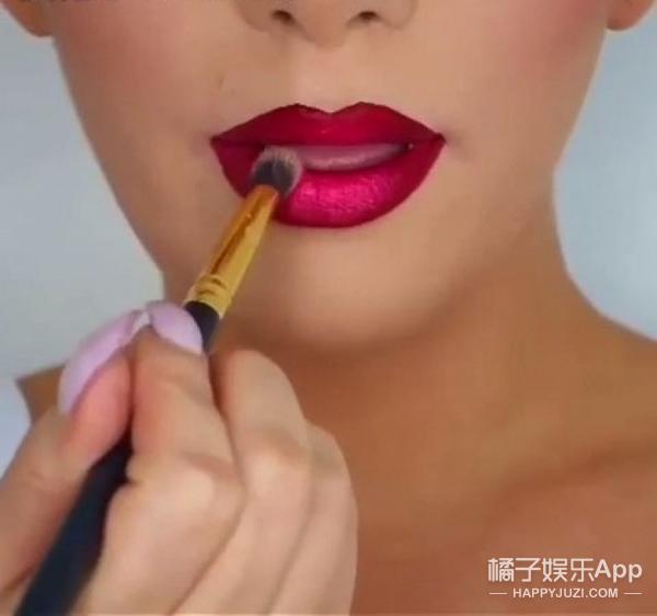 反咬唇妝怎么畫？反咬唇妝畫法圖解