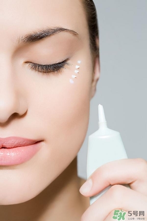 去魚(yú)尾紋的眼霜哪種好？魚(yú)尾紋用什么眼霜好？