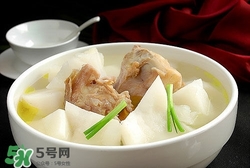 臘豬腳燉什么好吃？臘豬蹄燉什么好吃？