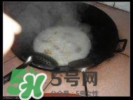 臘豬腳燉什么好吃？臘豬蹄燉什么好吃？