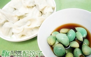 臘八蒜霉了可以吃嗎？發(fā)霉的大蒜可以腌制臘八蒜嗎？