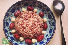 晚上吃臘八飯好嗎？晚上吃臘八飯會(huì)變胖嗎？