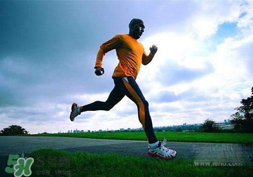 冬天早上幾點(diǎn)起來(lái)跑步最好？冬天早上起來(lái)跑步好嗎？