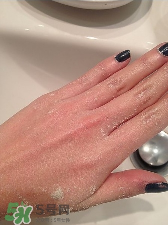 嬌韻詩妊娠紋霜怎么用？嬌韻詩撫紋身體霜使用方法