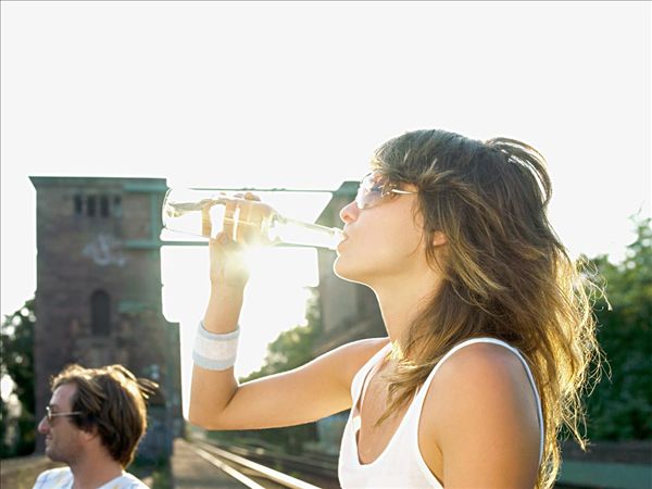 減肥期間可以喝酒嗎？喝酒會影響減肥嗎？